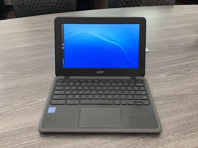 Acer%20c732%20touch%20screen%20chromebook%20,%204gb%20ram%2032gb%20ssd%20,%20playstore/windows%20supported,%20with%20c%20type%20charger%20-%20Image%203
