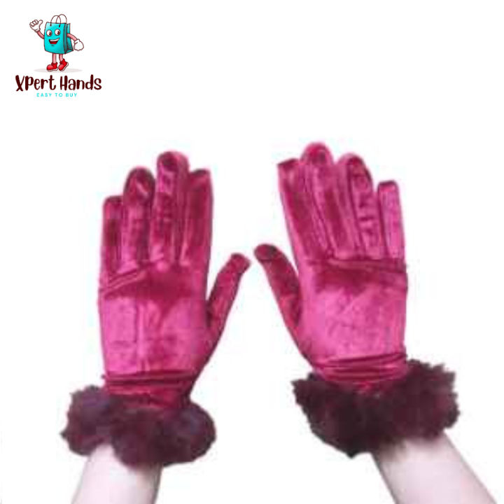 Women's%20Girl's%20Black%20Winter%20Velvet%20Gloves%20With%20Frr%20Cuff%20On%20Wrist%20-%20Image%208