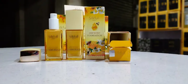 Silkfull%20Liquid%20Deep%20Honey%20Foundation%20-%20Image%202