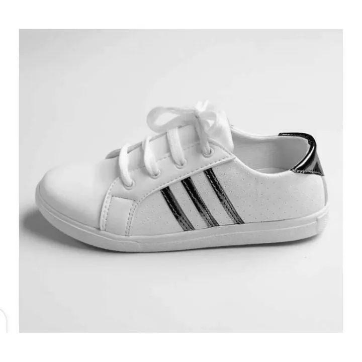 Casual%20Joggers%20Sneakers%20for%20Women,%20Comfortable%20Everyday%20Wear,%20Stylish%20Design%20-%20Image%202