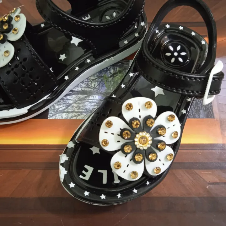 Baby%20Girl%20Slippers%20GirlsShoes%20Fancy%20Sandals%20Stylish%20Children%20Shoes%20Sandal%20Kids%20Khussa%20%20Girls%20Toddler%20Slipper%20Fashion%20Pumpi%201%20-%202%20%20And%203%20Years(%20GSS%20Girlslipper%20E5%20)%20-%20Image%205