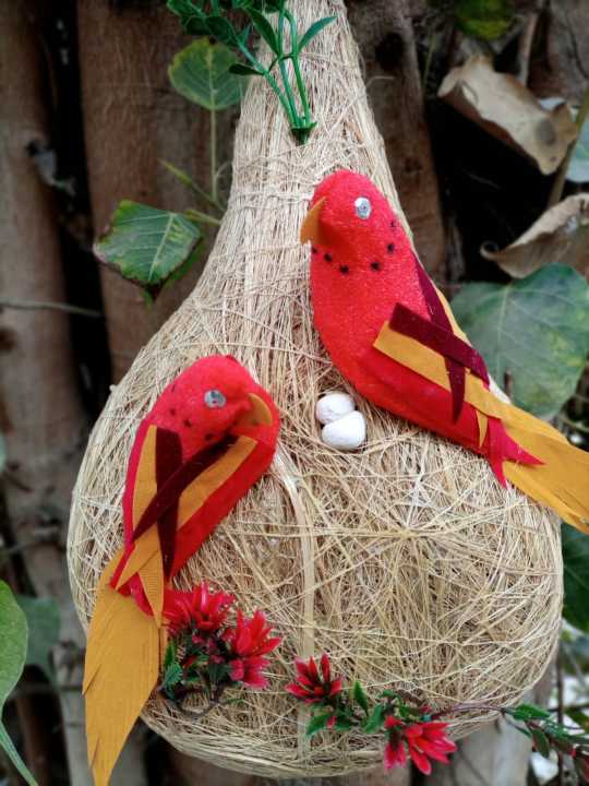 Customized Handmade Artificial beautiful Bird nest, with Bird Egg Decorative Nest, excellent Decor Hanging Nesting Hand Woven Natural Humming Bird Nest Hut for Window Home Garden Tree Outdoor Event and Decoration