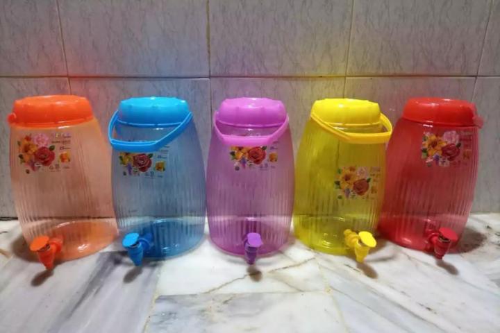 7%20Liter%20Capacity%20Plastic%20Crystal%20Water%20cooler%20Bottle%20Cooler%20With%20Tap%20Water%20Dispenser%20Jar%20-%20Multicolour%20-%20Image%204