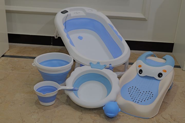 Baby%20Bath%20Tub,%20Adjustable%20Height%20%20Folding%20Design%20%20Anti%20Slip%20Suction%20Base%20%20Drain%20outlet,%20Baby%20Mini%20Swimming%20Pool%20-%20Image%208
