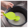 Random Color Plastic Kitchen Rice Bean Washer and Cleaner Colander Practical Plastic Sieve Strainer Kitchen Tool, Strainer With Handle For Rice, Beans, Fruits and Vegetables. 