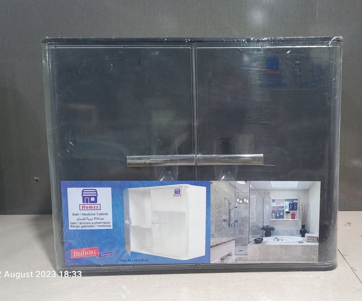 Italian%20bathroom%20Cupboard%20with%20transparent%20door%20-%20Image%205