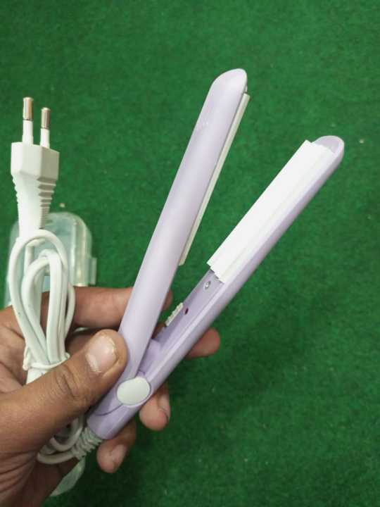 Mini%20Hair%20Straightener,%20Travel%20Size%20Straightening%20Iron%20Small%20Lightweight%20-%20Image%205