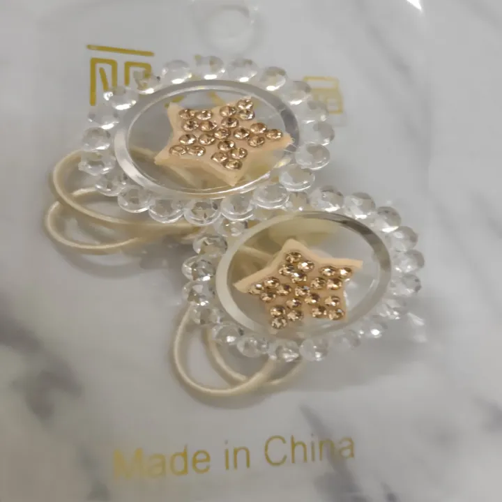 Fancy%20Stylish%20Elastic%20Pony%20for%20Girls%20and%20Women%20-%20Random%20Multi%20Color-%20Art#%20SS-Star-Pony-FGAH-0001%20-%20Image%204