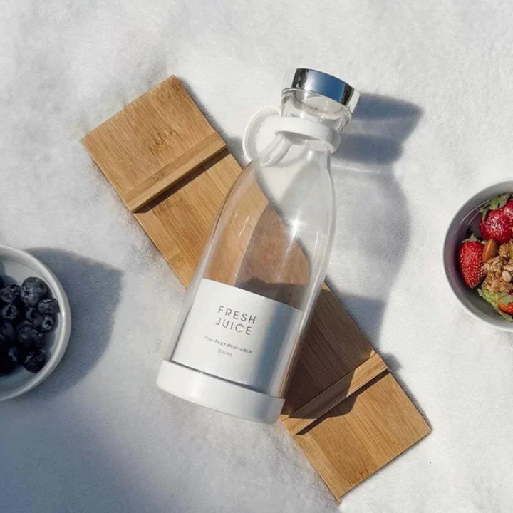 Portable%20Electric%20Bottle%20Juicer%20For%20Shakes%20And%20Smoothies%20-%20Mini%20Fast%20Portable%20Juicer%20Blender%20USB%20Rechargeable%20-%20Wireless%20Bottle%20for%20Traveling%20(Multicolour)%20-%20Multifunctional%20Juice%20Maker%20Machine%20380ml%20-%20Image%209