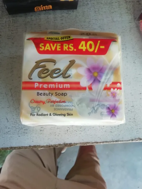 Feel%20soap%20in%20pack%20of%203%20%20Evens%20Skin%20Tone%7C%20Moisturizes%20For%20Dry%20Skin%7C%20Reduces%20Blemishes%7C%20-%20Image%203