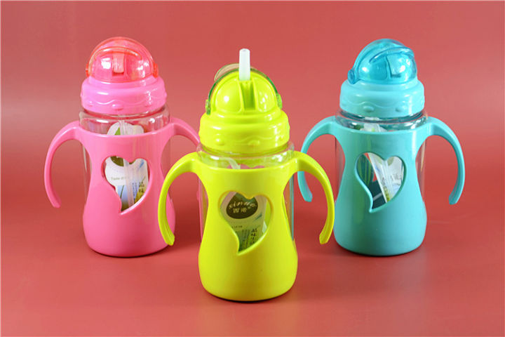 Kids Water Bottle Beaker Sipper with straw Sipper Bottle with Handle for Kids Boys and Girls Feeder for Infants Water Bottle Air Tight bottle with Handle