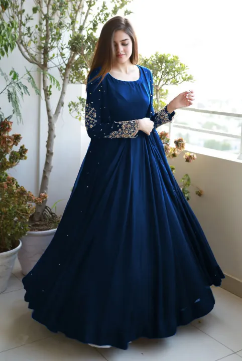Elegant%20Long%20Embroided%20Gown/Coat%20with%20Full%20Flair%20Maxi%20&%20Trouser%203-Piece%20-%20Party%20Wear%20Dresses%20for%20Women%20-%20Image%203