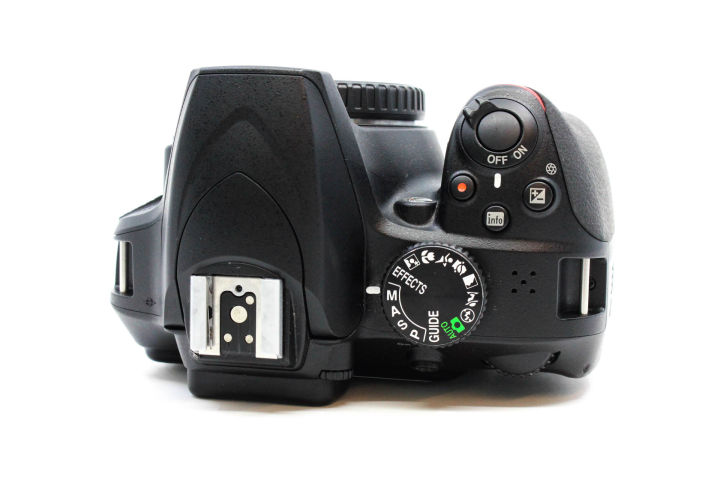 Nikon%20D3400%20DSLR%20Camera%20I%20Combo%20Kit%20-%20Image%203