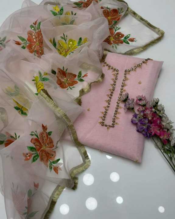 New%20Arrival%20Hand%20Paint%20Emblished%20Organza%20With%20Beats%20Adda%20Work%20Dupatta%20Along%20Qataan%20Silk%20Shirt%20&%20Trouser%203%20Piece%20Dress%20-%20Image%202
