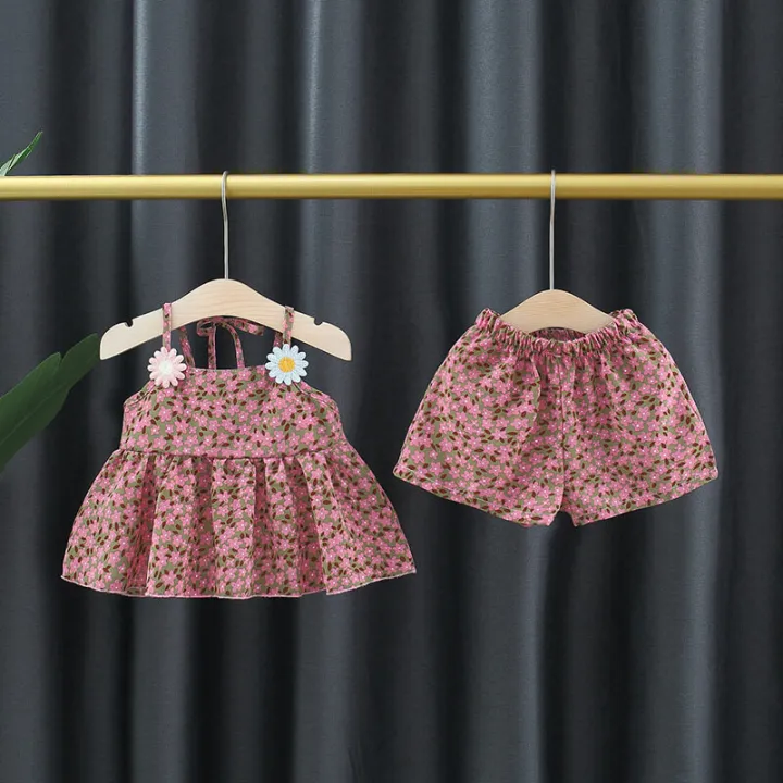 (0-3%20Years%20Old)%20Baby%20Girl%20Set%20Two%20Piece%20Summer%20Cotton%20Cute%20All%20Over%20Chrysanthemum%20Sling%20Shorts%20Set%20For%20Baby%20Kids%20Korean%20Beach%20Set%20For%20Kids%20Girls%20-%20Image%205