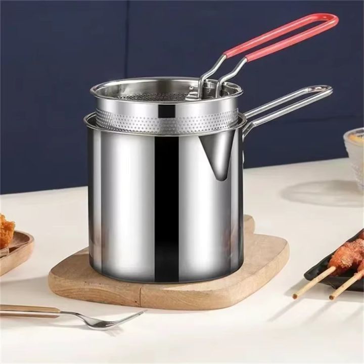 Deep%20Frying%20Pot%20with%20Basket%201200ml%20Stainless%20Steel%20Fryer%20Pot%20with%20Long%20Handle%20Mini%20Deep%20Oil%20Fryer%20For%20French%20Fries,%20Shrimp,%20Fish,%20Chicken%20Wings%20etc.%20-%20Image%208