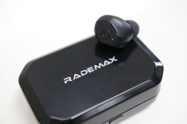 R a d e m a  x P10 Wireless Earbuds – Pr e  m i u m Sound Quality & Comfort B R1821 WIRRELESS