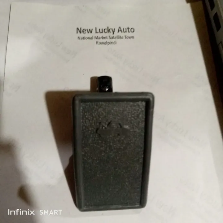 Suzuki%20Mehran%20Bonnet%20Oppener%20Car%20Repair%20Tools%20Metal%20-%20Image%204