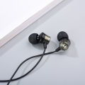 Motorola Original Metal Handsfree with Mic - Motorola 100% Original Handfree, Super Bass, High Quality Sound, High Quality Calling, High Quality wire, Metal, 100% Original Stock. 