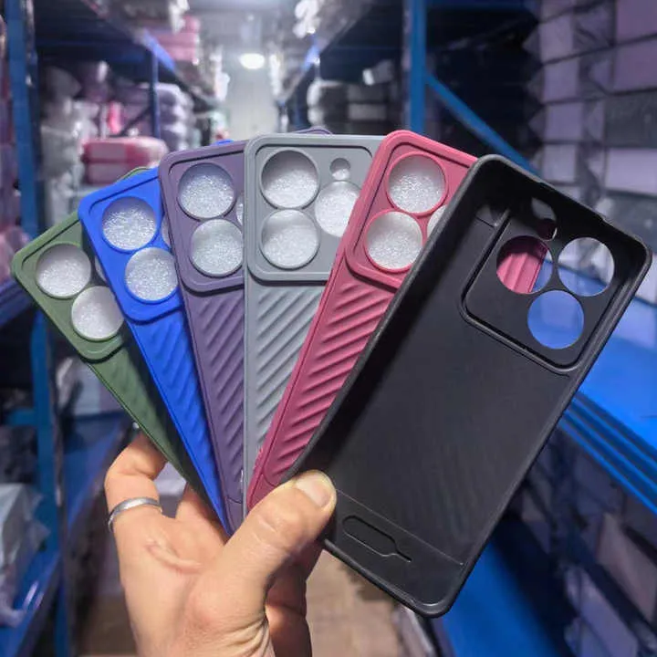 Techno%20Spark%2020%20Cover%20camera%20protection%20High-quality%20silicone%20with%20a%20soft,%20smooth%20texture.%20-%20Image%204