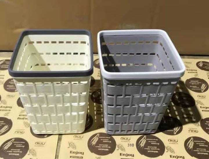 Small%20Desktop%20Trash%20Can%20Creative%20Mini%20Trash%20Can%20Hollow%20Home%20Office%20Kitchen%20Living%20Room%20Trash%20Garbage%20Cans%20for%20Kitchen%20Office%20Outdoor%20-%20Image%206