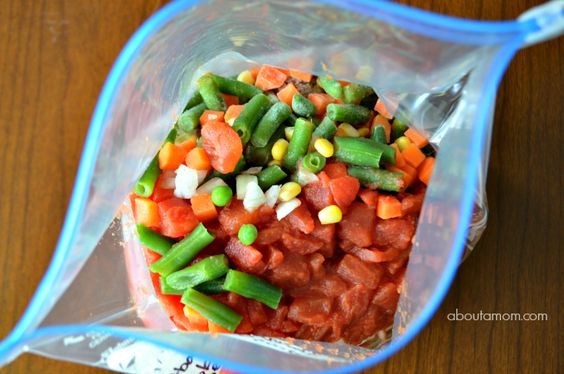 Pack%20of%2010%20Transparent%20Large%20size%20Freezer%20bags%20,%20Plastic%20zip%20bags%20,%20Zip%20lock%20bags%20-%20Image%203