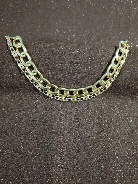 Bracelets%20of%20Chains%20%7C%20Double%20Chain%20%7C%20Fashion%20Accessories%20%7C%20Elegant%20and%20Lightweight%20Jewelry%20-%20Image%203