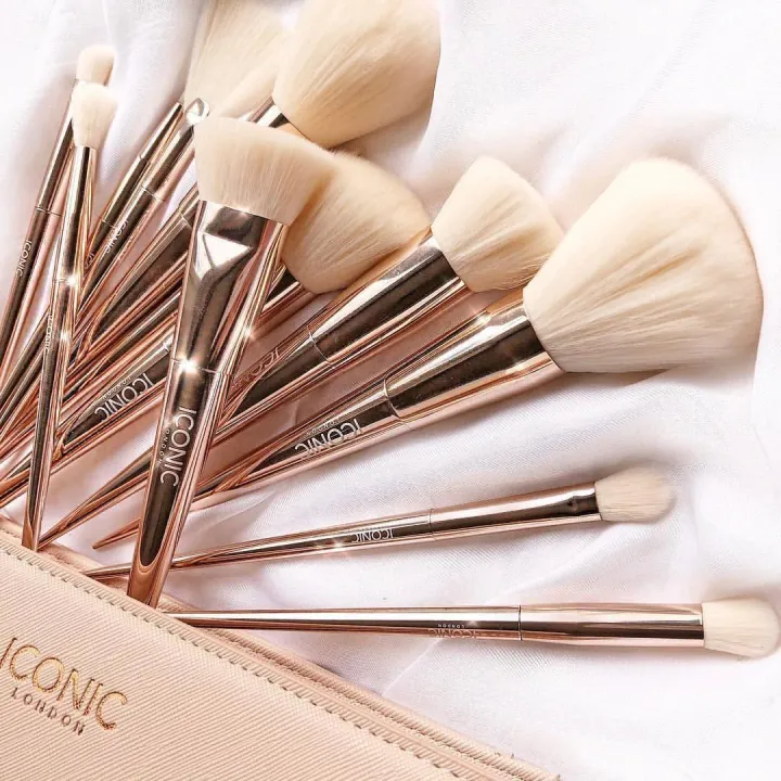 ICONIC%20LONDON%20MAKEUP%20BRUSH%20SET%20-%20Image%203