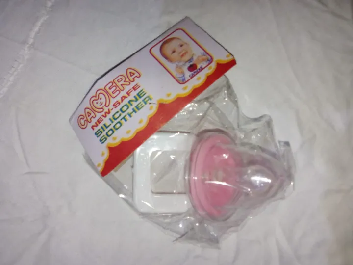 Camera%20Soother%20-%20Pacifier%20-%20Soother%20with%20Cap%20-%20-%20Image%202
