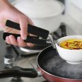 Stainless Steel Anti-Hot Pot Pan Hot Dish Gripper. 