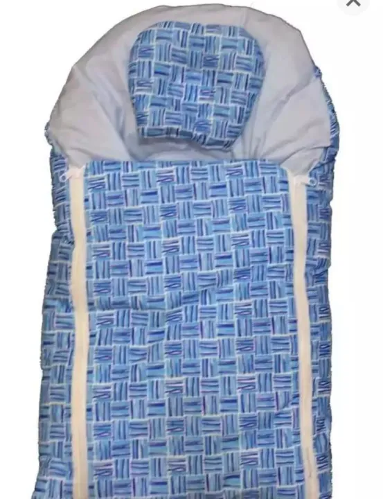 Carry%20Nest%20with%20Round%20Head%20Pillow%20%E2%80%93%20Multicolour%20-%20Image%202