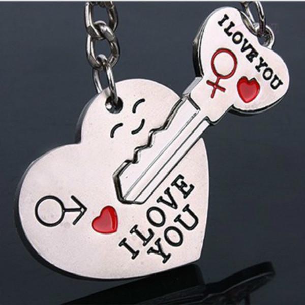 Heart and Key Locket 2 Pcs Women Trendy Key Lock Pendant Link Chain Heart Necklace for Couple Lovers - Best Friend Gift for Your Loved Ones