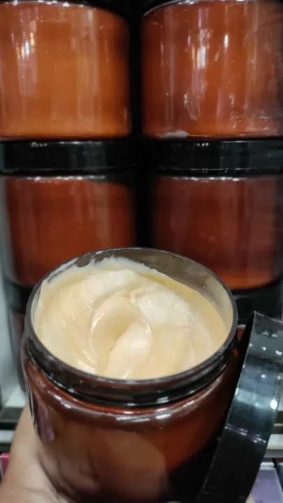 Zafrani%20Whitening%20Cream%20by%20The%20Organic%20Beauty%20%E2%80%93%20Herbal%20Homemade%20Brightening%20Cream%20for%20Face%20&%20Body%20%7C%20Natural%20Glow%20&%20Radiance%20Moisturizer%20-%20Image%207