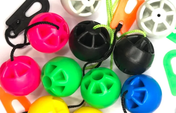 Tak%20tak%20Clackers%20balls%20Swinging%20Ball%20Toys%20for%20Kids%20-%20Image%203