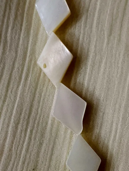 8pcs%20Natural%20Flat%20Rhombus%20White%20Mother%20of%20Pearl%20Sea%20Shell%20Beads%20for%20Crafting%20-%20DIY%20Crafting%20Elegant%20Jewelry%20Making%20Supplies%20-%20Image%205