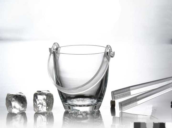 Glass%20Ice%20Bucket%20with%20Transparent%20Plastic%20Tong%20-%20Image%202