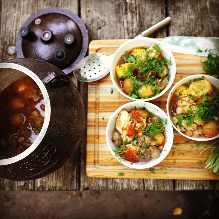 Heavy-Duty%20Cast%20Iron%20Pressure%20Cooker%20Afghan%20Kazan,%20Dual%20Handle,%20Camping%20&%20Travel%20Stove%20Compatible,%20Stovetop%20Safe%20-%20Image%204