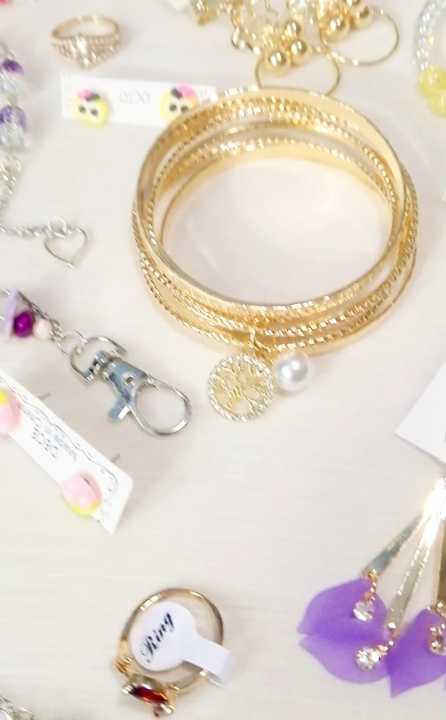 Jewelry%20Gift%20Pack%20Bag%20%7C%20Eid%20Birthday%20Anniversary%20Pack%20for%20Her%20%7C%20Elegant%20Mixed%20Fancy%20Jewelry%20Items%20for%20Kids,%20Girls,%20&%20Women%20%7C%20Perfect%20for%20Gifting%20-%20Image%205