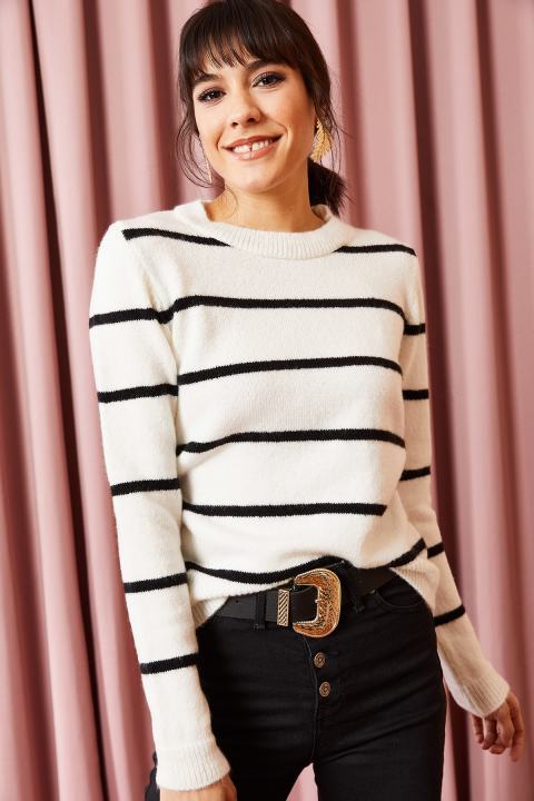 Ola%20Store%20Women's%20Ecru%20Striped%20Soft%20Textured%20Knitwear%20Sweater%20KZK-19000187%20-%20Image%205