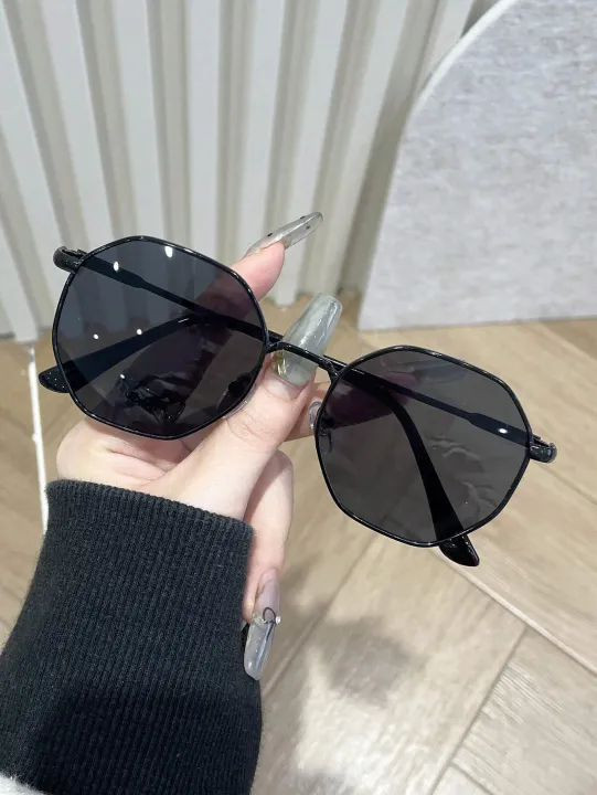 Bestwear.pk%20New%20Trendy%20Stylish%20Fashionable%20Metal%20Frame%20Hexagonal%20Sunglasses%20For%20Women%20Men%20-%20Retro%20Geometric%20Gradient%20Lens%20UV%20Protection%20Unisex%20Sun%20Glasses%20For%20Girls%20Men%20Boys%20-%20Octagon%20Style%20Eyewear%20Shades%20for%20Ladies%20-%20Image%206