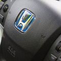 Emblem for car steering wheel badge logo sticker H for Honda Civic fit CR-V agree Odyssey car stickers car style blue red (Model: blue). 