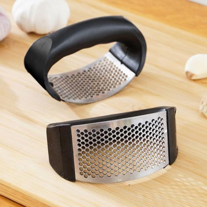 Garlic%20Press%20Rocker-%20garlic%20press%20crusher-%20garlic%20presser%20steel-%20garlic%20press%20cutter-%20Garlic%20Press%20Masher%20Manual%20Ring-%20Garlic%20Press%20Masher-%20Ginger%20Garlic%20Chopper-%20Effortlessly%20Crush%20-%20Image%2010