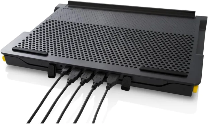 Targus%2017"%20inch%20Dual%20Fan%20Lap%20Chill%20Mat%20Plus%20-%20Ergonomic,%20Neoprene%20Laptop%20Cooling%20Pad,%20Heat%20Protection%20Laptop%20Cooler,%20Dual-fan%20Heat%20Dispersion,%204%20Port%20USB%20Hub%20Laptop%20Fan,%20(AWE81US)%20Black%20-%20Image%208