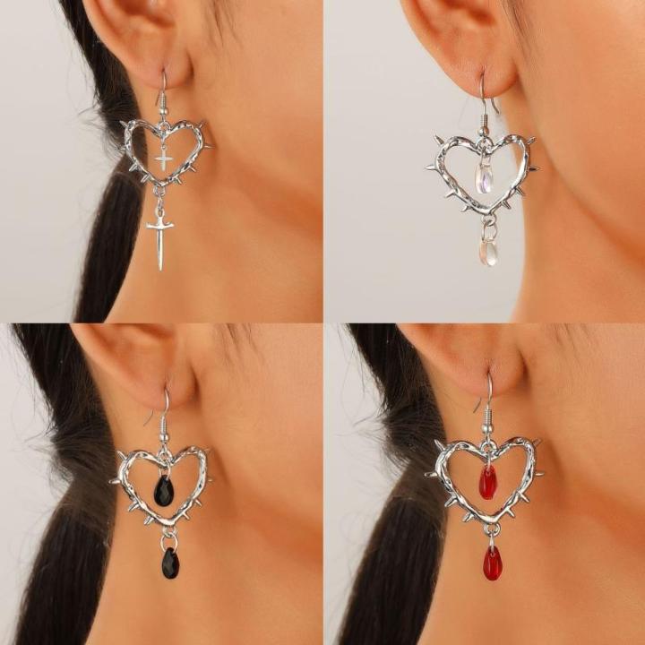 1 Pair Of Retro Gothic Style Thorn Heart Design Earrings, Heart-Shaped Earrings With Spikes, Neutral Earrings Holiday Party Gift YINGYING