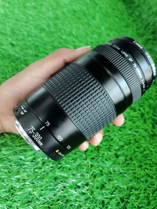 Canon%20EF%2075-300mm%20f/4-5.6%20II%20Zoom%20Lens%20with%20UV%20Filter,%20Front%20&%20Back%20Caps%20-%20Image%204