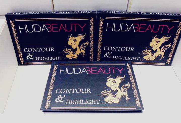 H  U  D  A BEAUTY 3D Highlighter Palette