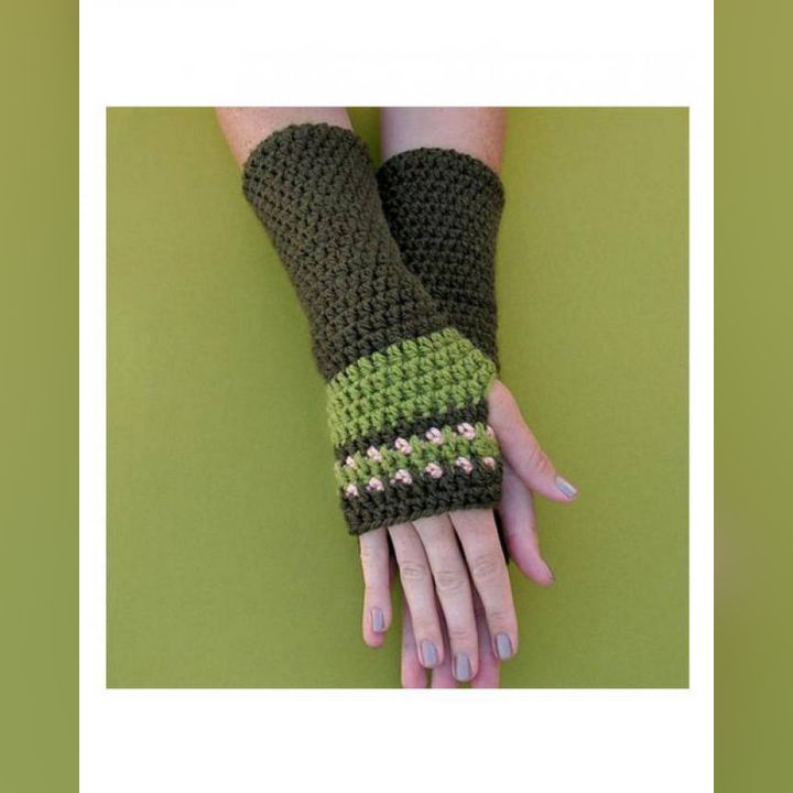 Light & Dark Green Wool Gloves for Women