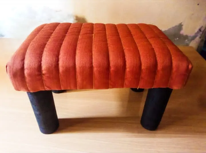 Footrest%20stool%20For%20Living%20room%20-%20Image%202