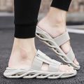 Slippers men 2020 summer new trend boys non-slip deodorant soft bottom sandals and slippers flip-flo2020. 