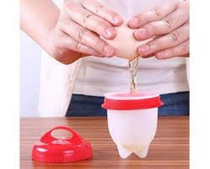 Pack%20Of%206%20Egg%20Cooker%20Non%20Stick%20Silicone%20Hard%20Soft%20Maker%20Boiled%20Eggs%20Without%20The%20Shell%20-%20Image%205